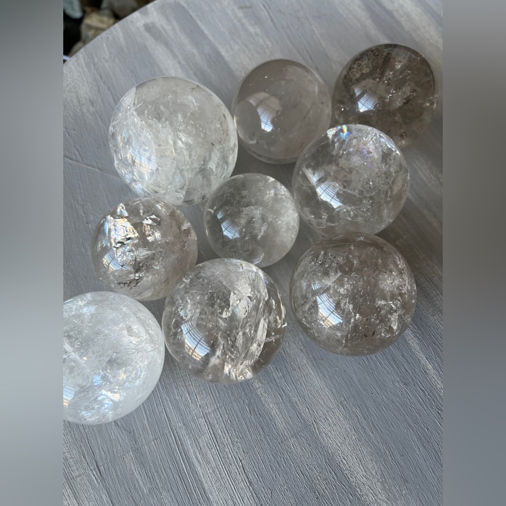 Crystal quartz sphere - Picture 6 of 6